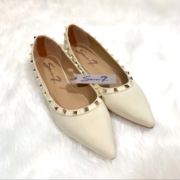 Seven7 Clara 2053 tan flats with gold studs - Picture 3 of 6